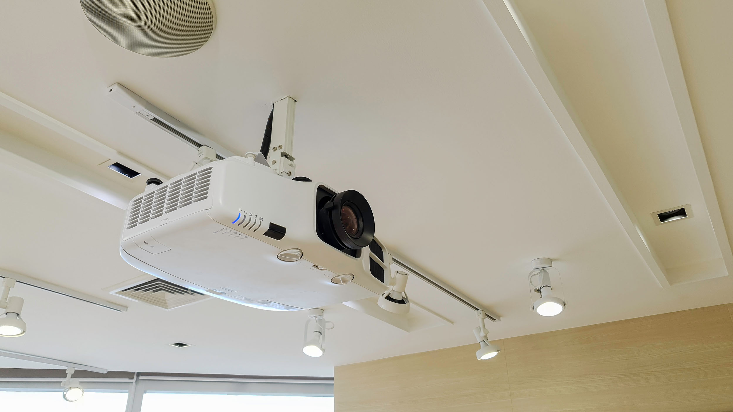 ceiling-mounted projector